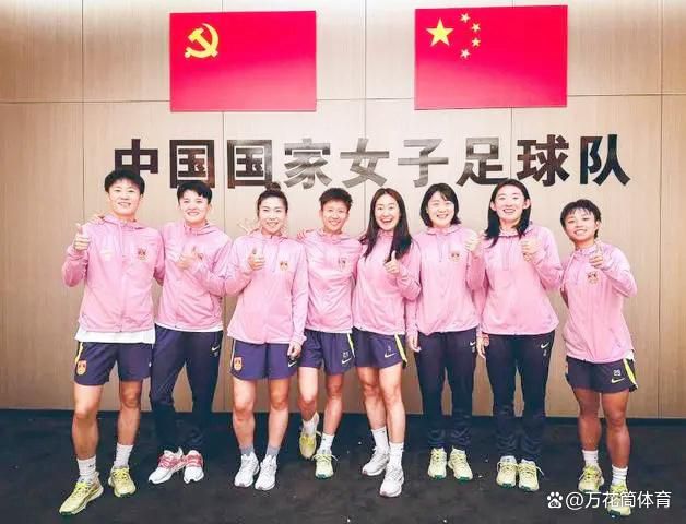 意大利国家队主帅斯帕莱蒂认为，米兰和那不勒斯仍然有机会争冠，扎尼奥洛在国家队可以踢中锋。